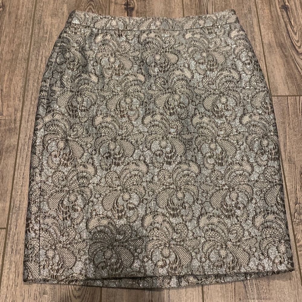 Ann Taylor Gray Silver Floral Pencil Skirt Size 10
